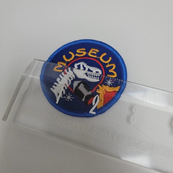 VTG Iron On Patch Museum, Girl Scouts 2.5" - Picture 5 of 6